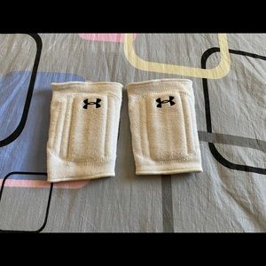 Under Armour volleyball kneepads